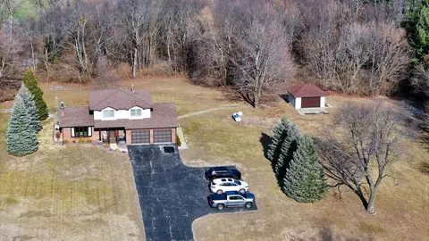 29650 Grennan Rd, Rock Falls, IL 61071