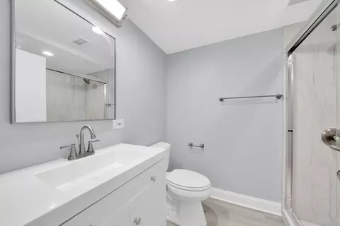 Bath - 7743 S Spaulding Ave, Chicago, IL 60652 photo 2 of 3