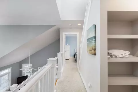 Entry Way - 7 Windward Way, Ottawa, IL 61350 photo 4 of 7
