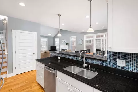 Kitchen - 7 Windward Way, Ottawa, IL 61350 photo 5 of 5
