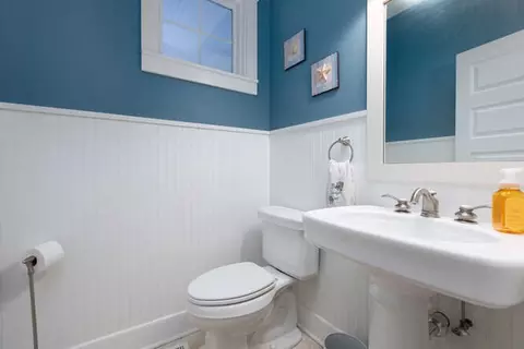 Bath - 7 Windward Way, Ottawa, IL 61350 photo 4 of 5
