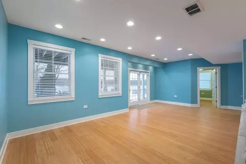 Living - 7 Windward Way, Ottawa, IL 61350 photo 5 of 6