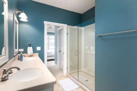 Bath - 7 Windward Way, Ottawa, IL 61350 photo 2 of 5