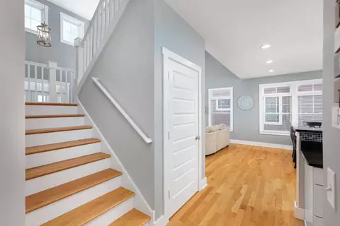Entry Way - 7 Windward Way, Ottawa, IL 61350 photo 2 of 7