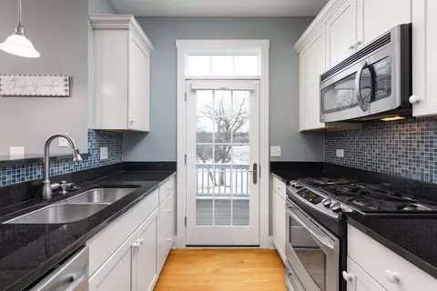 Kitchen - 7 Windward Way, Ottawa, IL 61350 photo 4 of 5