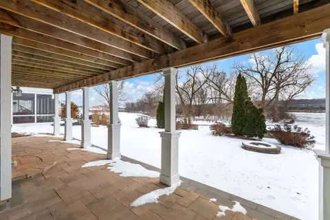 Exterior - 7 Windward Way, Ottawa, IL 61350 photo 6 of 6