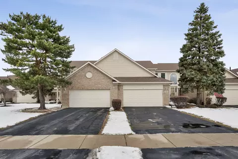 7910 Belle Rive Ct, Tinley Park, IL 60477
