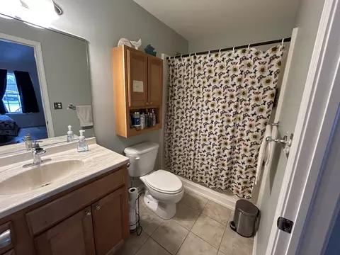 Bath - Undisclosed, Beecher, IL 60401 photo 1 of 2