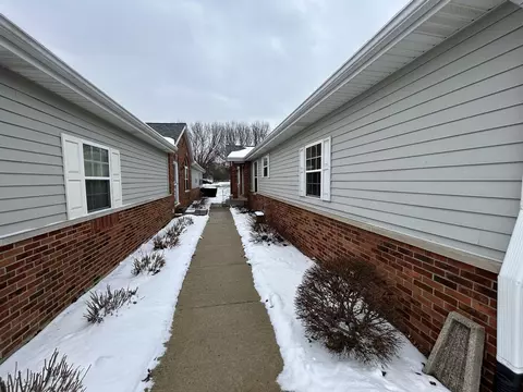 Entry Way - Undisclosed, Beecher, IL 60401 photo 1 of 2