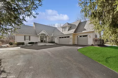 26026 N Middleton Pkwy, Mundelein, IL 60060