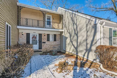 7652 Manchester Mnr, Hanover Park, IL 60133