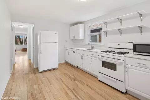Kitchen - 464 N Artesian Ave, Chicago, IL 60612 photo 3 of 4