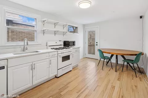 Kitchen - 464 N Artesian Ave, Chicago, IL 60612 photo 4 of 4