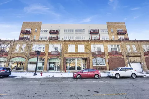 1225 W Morse Ave #201, Chicago, IL 60626
