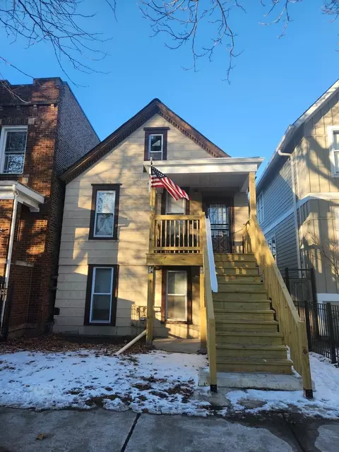 1820 W Berwyn Ave, Chicago, IL 60640