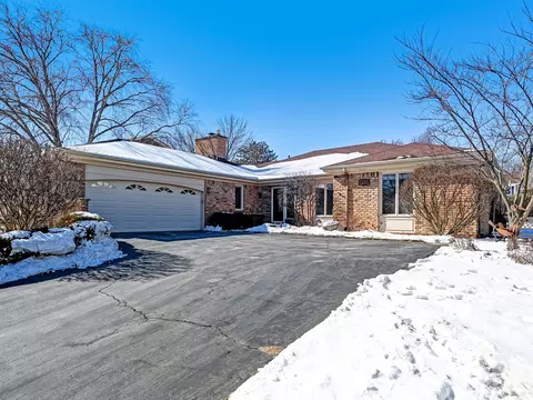 8348 Walredon Ave, Burr Ridge, IL 60527