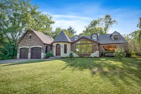 10 S230 Grant St, Burr Ridge, IL 60527