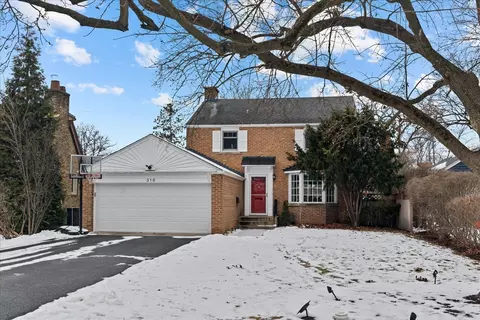 316 Latrobe Ave, Northfield, IL 60093