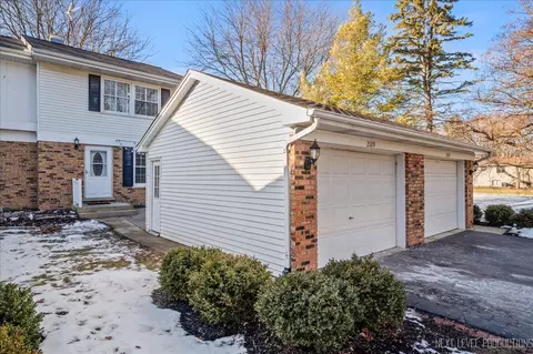 2019 Pepper Valley Dr, Geneva, IL 60134