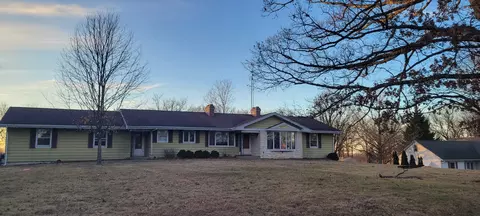 880 Stanford Dr, Marengo, IL 60152