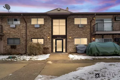 822 E Old Willow Rd #6-204, Prospect Heights, IL 60070
