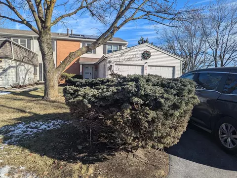 500 Racine Ln, Bolingbrook, IL 60440