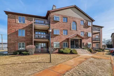 17200 Ridgeland Ave #2E, Tinley Park, IL 60477