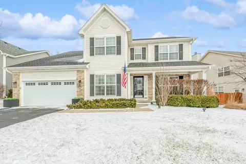 1363 Amberwood Dr, Crystal Lake, IL 60014