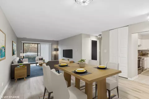 Dining - 1500 Harbour Dr #1F, Wheeling, IL 60090 photo 1 of 1