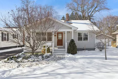 5552 Webster St, Downers Grove, IL 60516