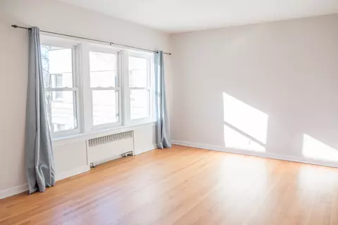 Living - 100 Pine Ave #6, Riverside, IL 60546 photo 1 of 6