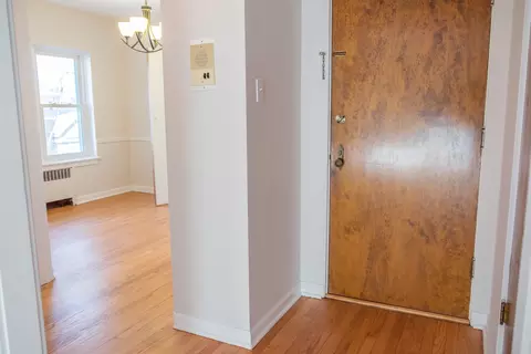 Entry Way - 100 Pine Ave #6, Riverside, IL 60546 photo 1 of 4