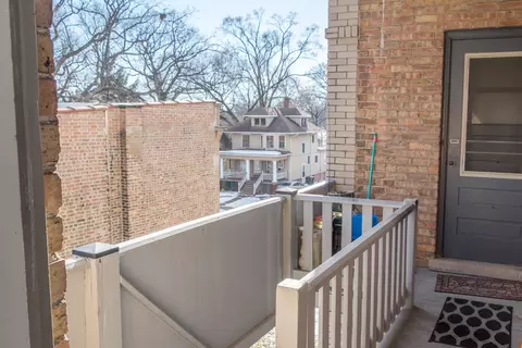 Exterior - 100 Pine Ave #6, Riverside, IL 60546 photo 4 of 18
