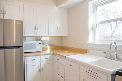 Kitchen - 100 Pine Ave #6, Riverside, IL 60546 photo 2 of 5