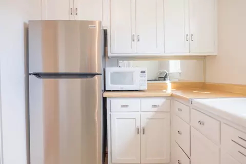 Kitchen - 100 Pine Ave #6, Riverside, IL 60546 photo 3 of 5