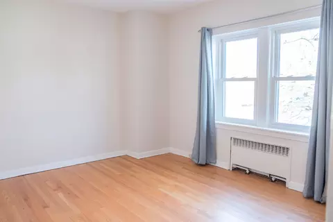 Bedroom - 100 Pine Ave #6, Riverside, IL 60546 photo 2 of 4
