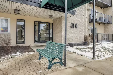 310 Lathrop Ave #302, Forest Park, IL 60130