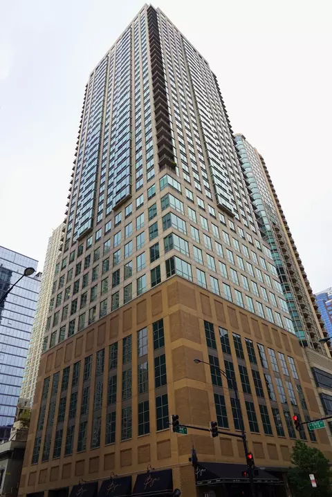 2 Erie St #3207, Chicago, IL 60611