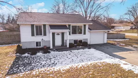 1715 W College Ave, Normal, IL 61761 photo 3