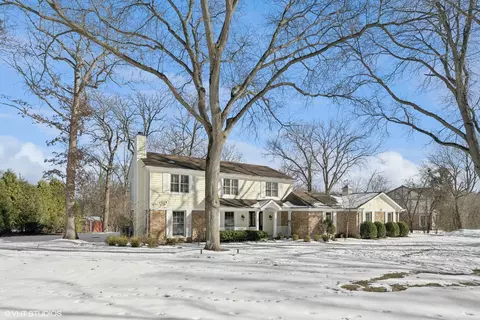 1401 Woodhill Ln, Lake Forest, IL 60045