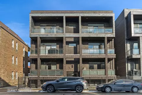 3620 W Diversey Ave #2E, Chicago, IL 60647