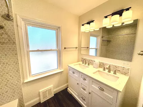 10912 S Artesian Ave, Chicago, IL 60655 photo 17