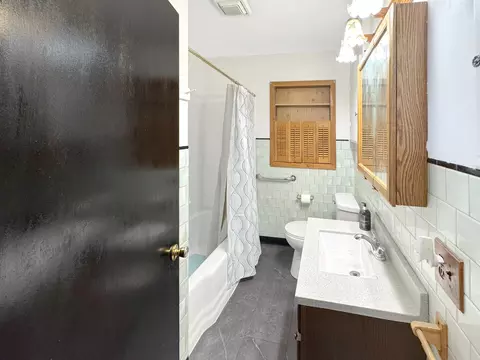803 Adams St, Ottawa, IL 61350 photo 7