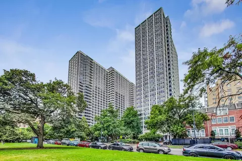 4250 N Marine Dr #711, Chicago, IL 60613