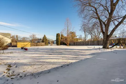 Exterior - 811 Westgate Dr, Aurora, IL 60506 photo 4 of 4