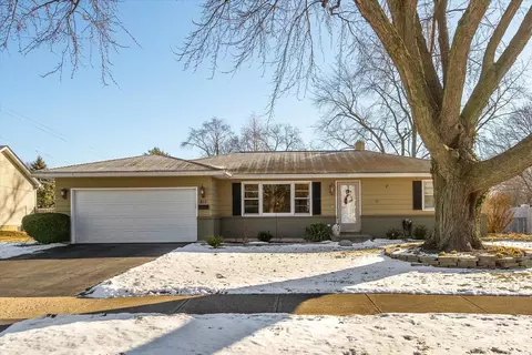 811 Westgate Dr, Aurora, IL 60506