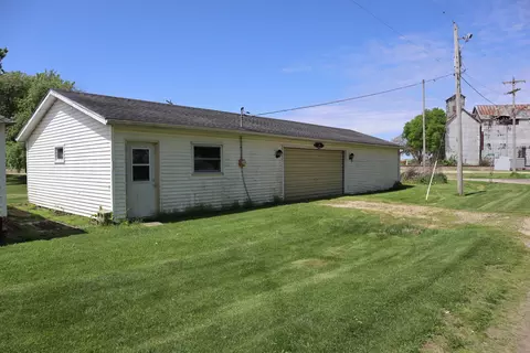 Exterior - 108 Elm St, Manlius, IL 61338 photo 4 of 4