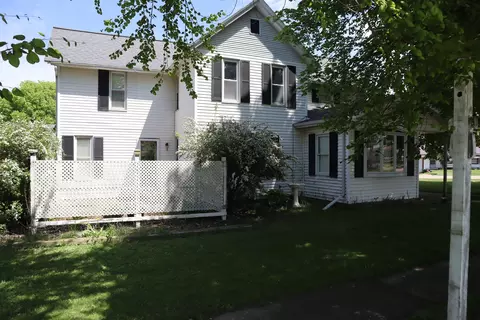 108 Elm St, Manlius, IL 61338