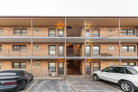 4805 N Harlem Ave #2, Chicago, IL 60656 photo 2