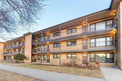 4805 N Harlem Ave #2, Chicago, IL 60656